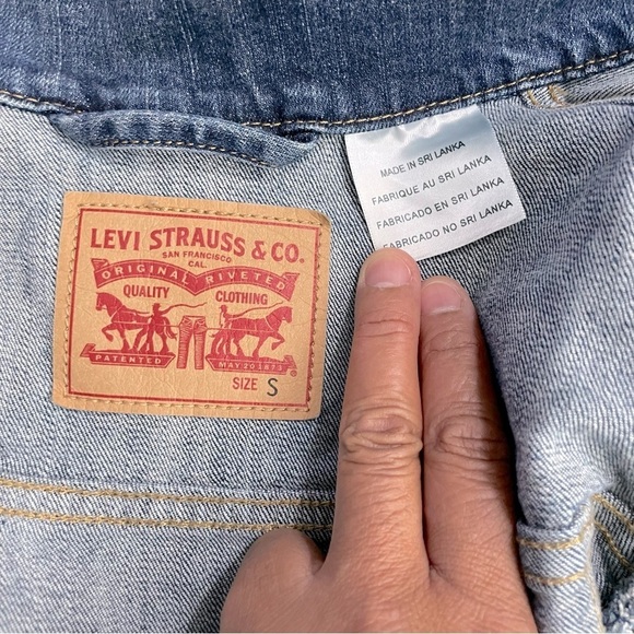 Levi's Original Dark Blue Denim Trucker Jean Jacket
S40117 Women's Size Small - Picture 6 of 9